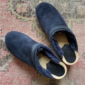 No.6 shearling clogs